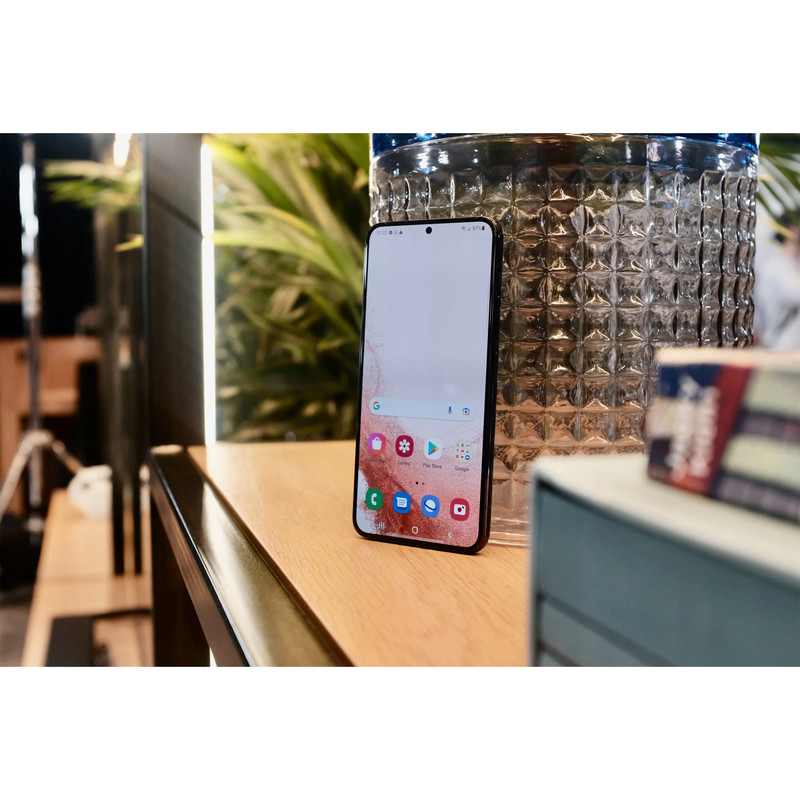 گوشی موبایل سامسونگ مدل Galaxy S22 5G دو سیم کارت ظرفیت 256 گیگابایت و رم 8 گیگابایت