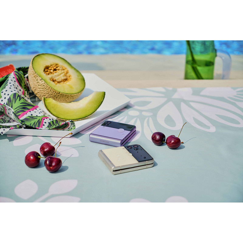 گوشی موبایل سامسونگ مدل Galaxy Z Flip3 5G ظرفیت 256 گیگابایت و رم 8 گیگابایت