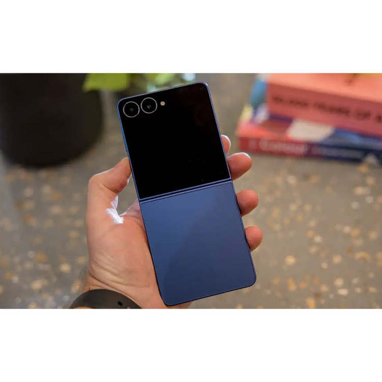 گوشی موبایل سامسونگ مدل Galaxy Z Flip 7 تک سیمکارت ظرفیت 256 گیگابایت و رم 12 گیگابایت - ویتنام - به همراه هدیه اسپیکر بلوتوثی جی بی ال مدل Clip 2