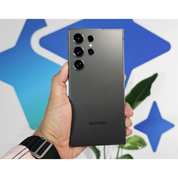 گوشی موبایل سامسونگ مدل Galaxy S24 Ultra دو سیم کارت ظرفیت 512 گیگابایت و رم 12 گیگابایت به همراه شارژر 45وات سامسونگ- ویتنام