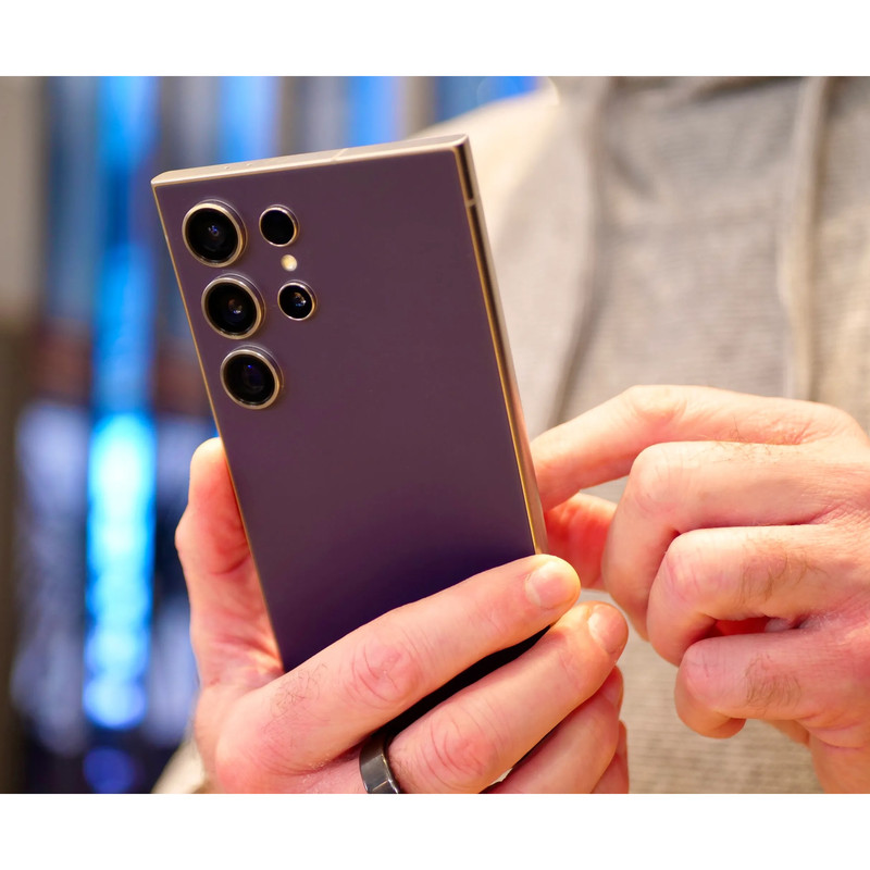 گوشی موبایل سامسونگ مدل Galaxy S24 Ultra دو سیم کارت ظرفیت 256 گیگابایت و رم 12 گیگابایت به همراه شارژر 45 وات سامسونگ - ویتنام