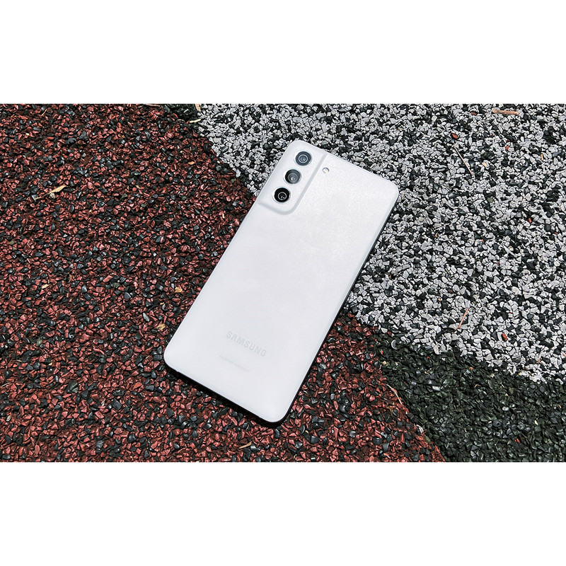 گوشی موبایل سامسونگ مدل Galaxy S21 FE 5G دو سیم کارت ظرفیت 256 گیگابایت و رم 8 گیگابایت نسخه اسنپدراگون - اکتیو - به همراه شارژر 25 وات