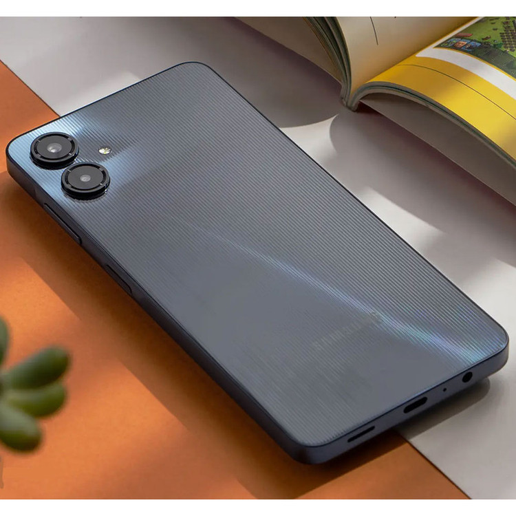 گوشی موبایل سامسونگ مدل Galaxy A06 دو سیم کارت ظرفیت 64 گیگابایت و رم 4 گیگابایت - به همراه بسته اینترنت 100 گیگابایتی یک ماهه همراه اول