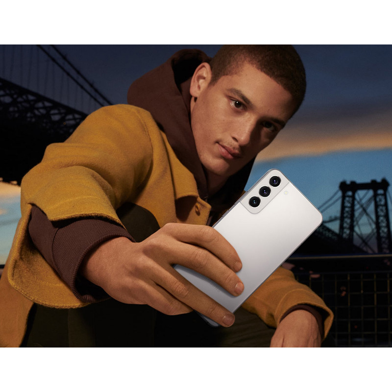 گوشی موبایل سامسونگ مدل Galaxy S22 5G دو سیم کارت ظرفیت 128 گیگابایت و رم 8 گیگابایت به همراه شارژر سامسونگ