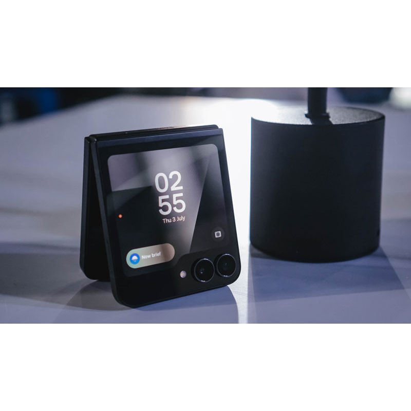 گوشی موبایل سامسونگ مدل Galaxy Z Flip 7 FE تک سیمکارت ظرفیت 256 گیگابایت و رم 8 گیگابایت