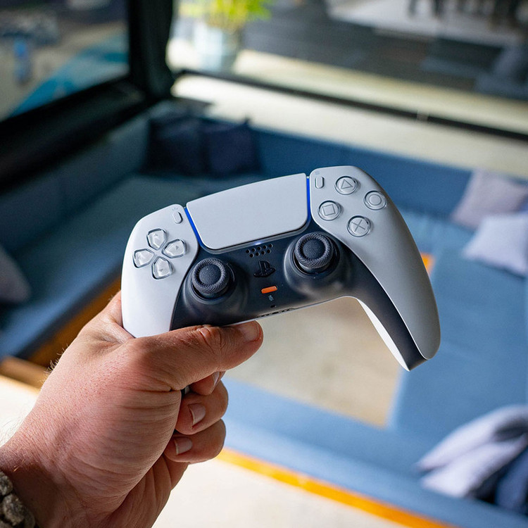 کنسول بازی سونی مدل PlayStation 5 ظرفیت 825 گیگابایت ریجن 1200 آسیا به همراه دسته اضافی و پایه شارژر و هدست